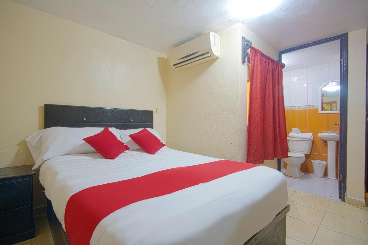 OYO Hotel Bicentenario Tampico Buitenkant foto